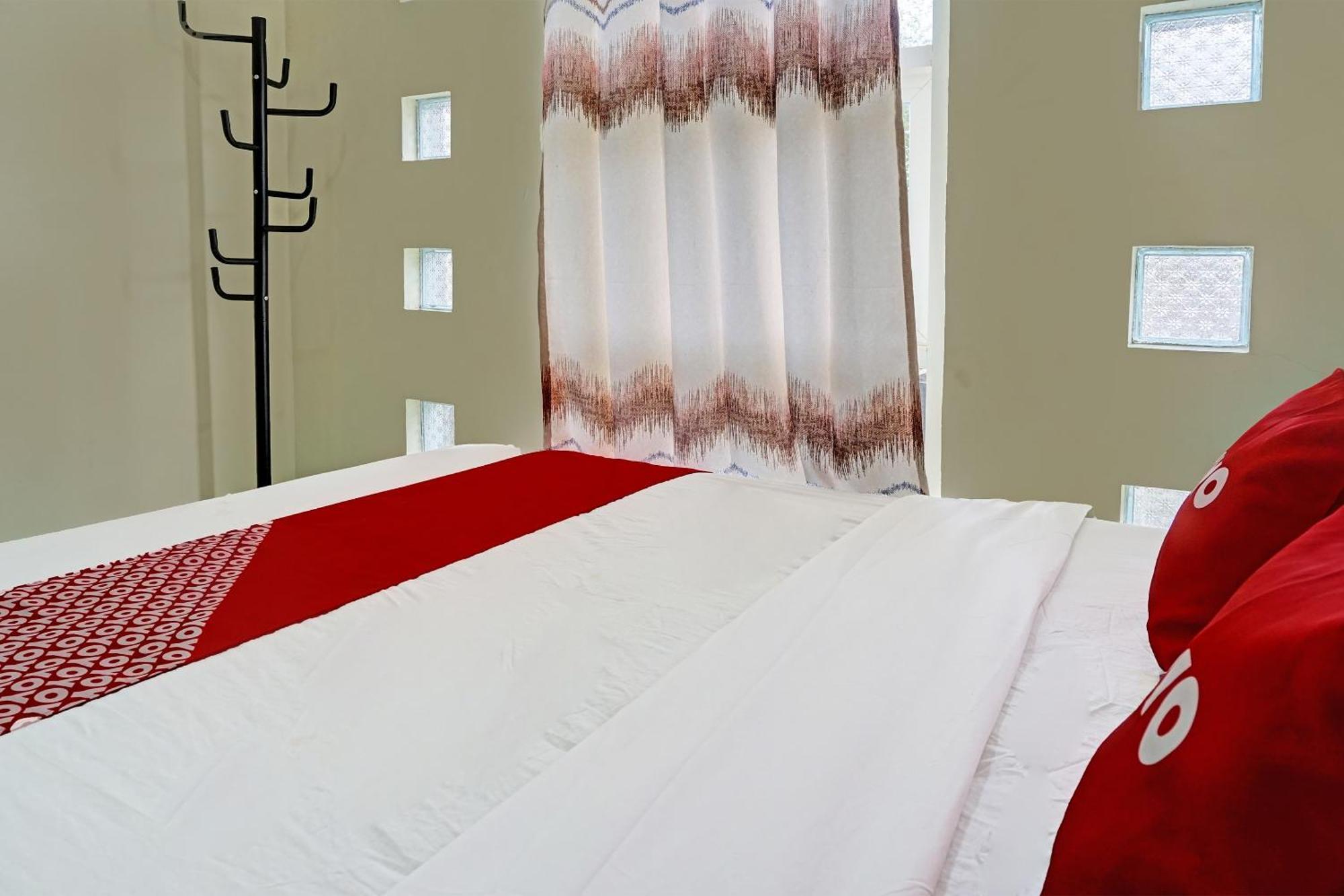 Oyo 91707 Jannah Homestay Syariah Dau Екстер'єр фото