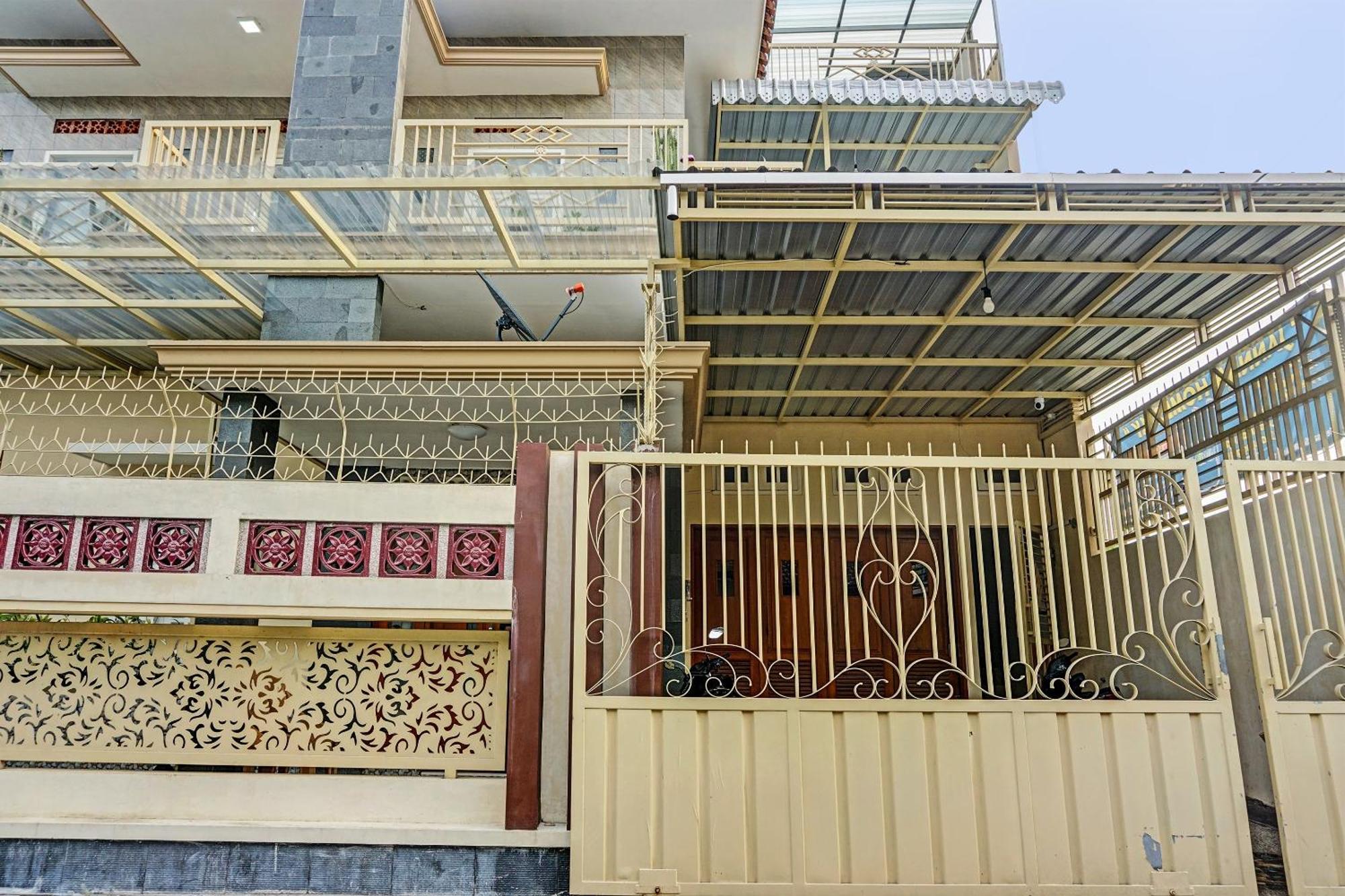 Oyo 91707 Jannah Homestay Syariah Dau Екстер'єр фото